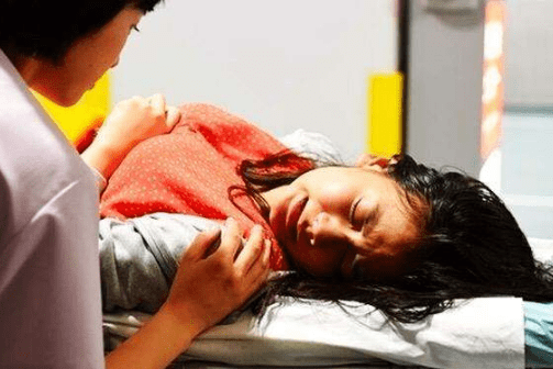 產後感！寶媽一致認為：產房裡真的是尊嚴碎一地。《網路文章》