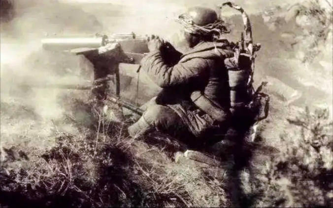 观点评论|一张淞沪会战国军士兵的老照片,很多人感动的哭了,结果是假的