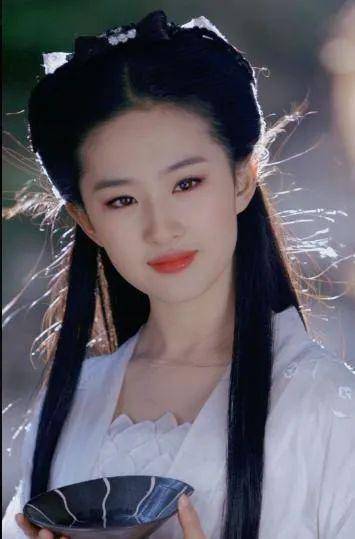 刘亦菲干爹与冯女郎离婚?曾一起现身妇产科,两人差30难长久