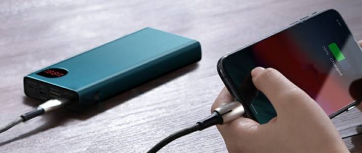 续航|快充与电池迭代，消灭续航焦虑也要干掉共享充电宝？