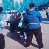 原创搞笑gif:本以为是王者,结果是个废铁