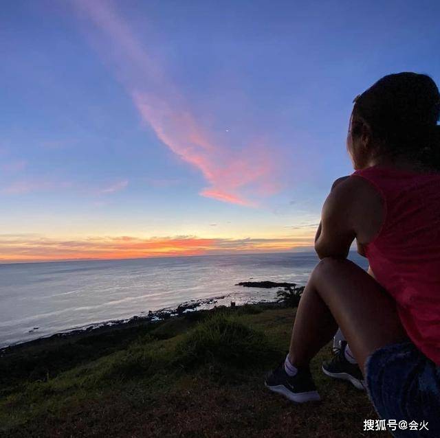 女星天生没子宫,耗百万赴美三次取卵失败,如今餐厅打工零薪酬