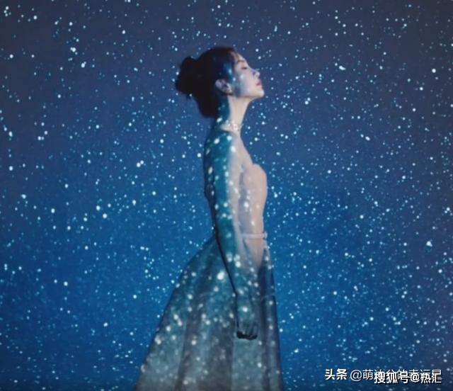 baby|赵丽颖baby最新广告来袭，两种风格美感不同，一个贵气一个优雅