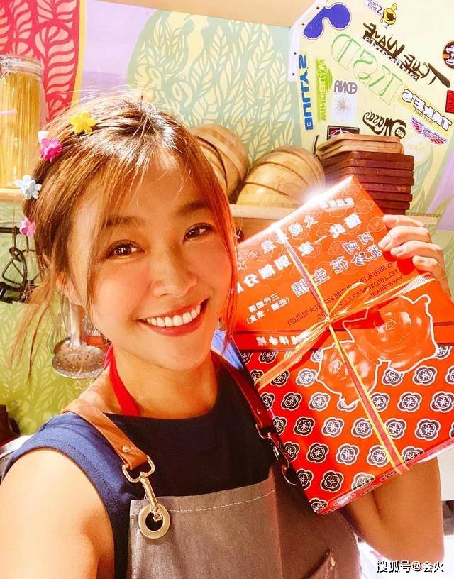 女星天生没子宫,耗百万赴美三次取卵失败,如今餐厅打工零薪酬