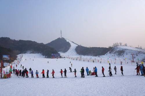 徐州大景山滑雪场开放时间 全年 08:30-17:00(最晚入园16:30)最奇异