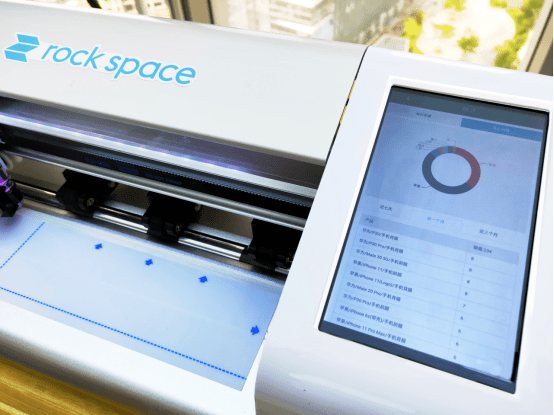 深度|洛克切膜机深度体验：挖掘手机贴膜的商机和乐趣