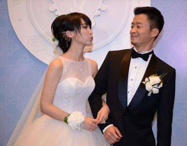 当年她嫌弃吴京，分手后嫁给富豪，如今被豪门