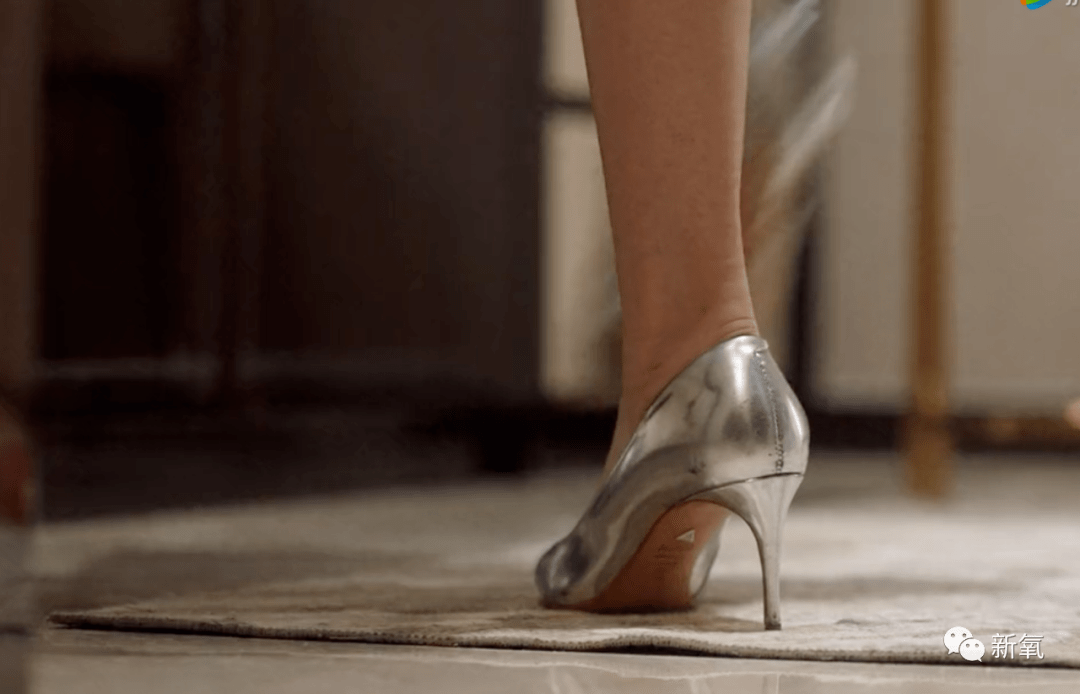 富婆|贵妇圈标准惊人！连富婆互撕都要提百万爱马仕，戴30万手表...