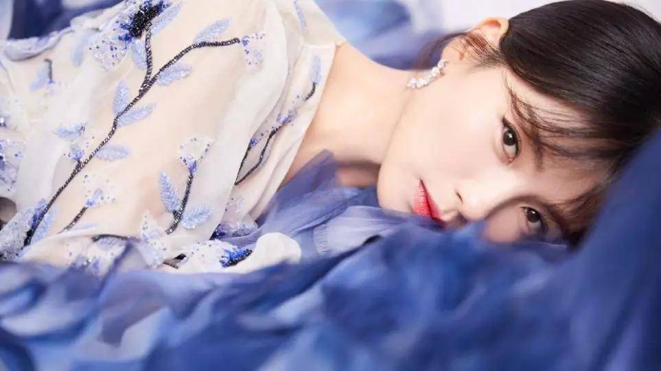 女人|42岁的刘涛宣布转行：从「贤妻」到「总裁」，女人闪耀的地方绝不止外表！