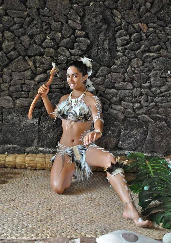 尤物|顶级美艳尤物都是清一色梯型侧颜骨相?