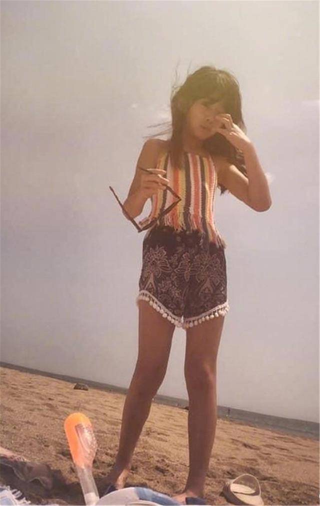 原创曹格女儿长大了，曾被吐槽撞脸蜡笔小新，如今超模气质大长腿
