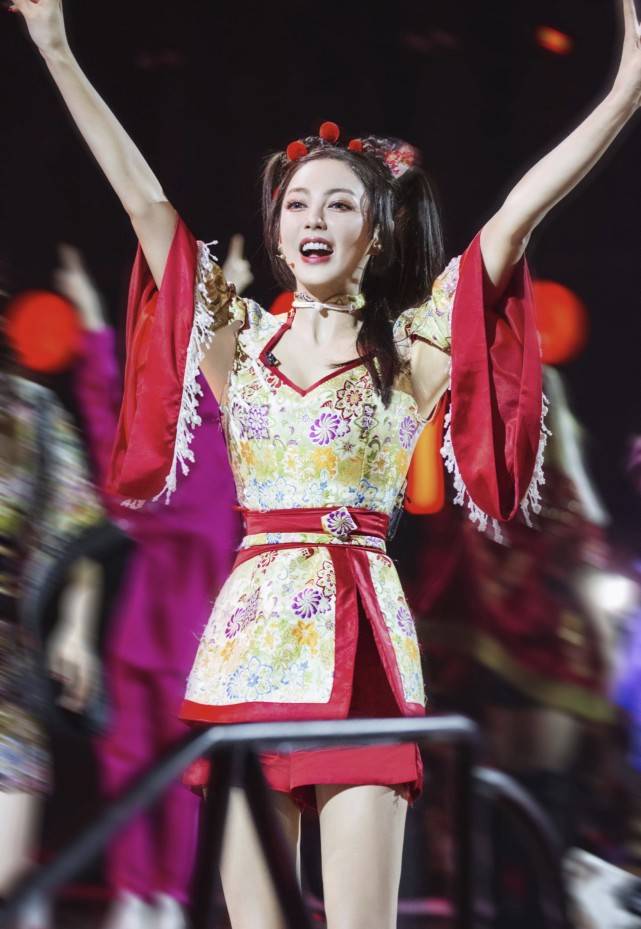 表演|原创为什么说张雨绮眼光好？除了张含韵，她挑伊能静也让人意外