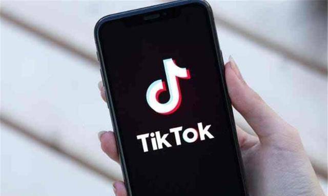 原创tiktok危在旦夕?美国多家公司想要收购,张一鸣又该如何抉择?