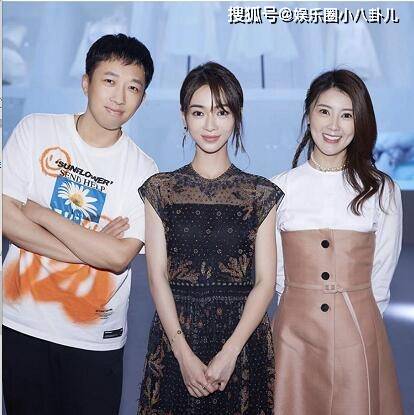 甘薇豪宅被拍卖后现身活动捞金,身穿玫瑰金连衣裙