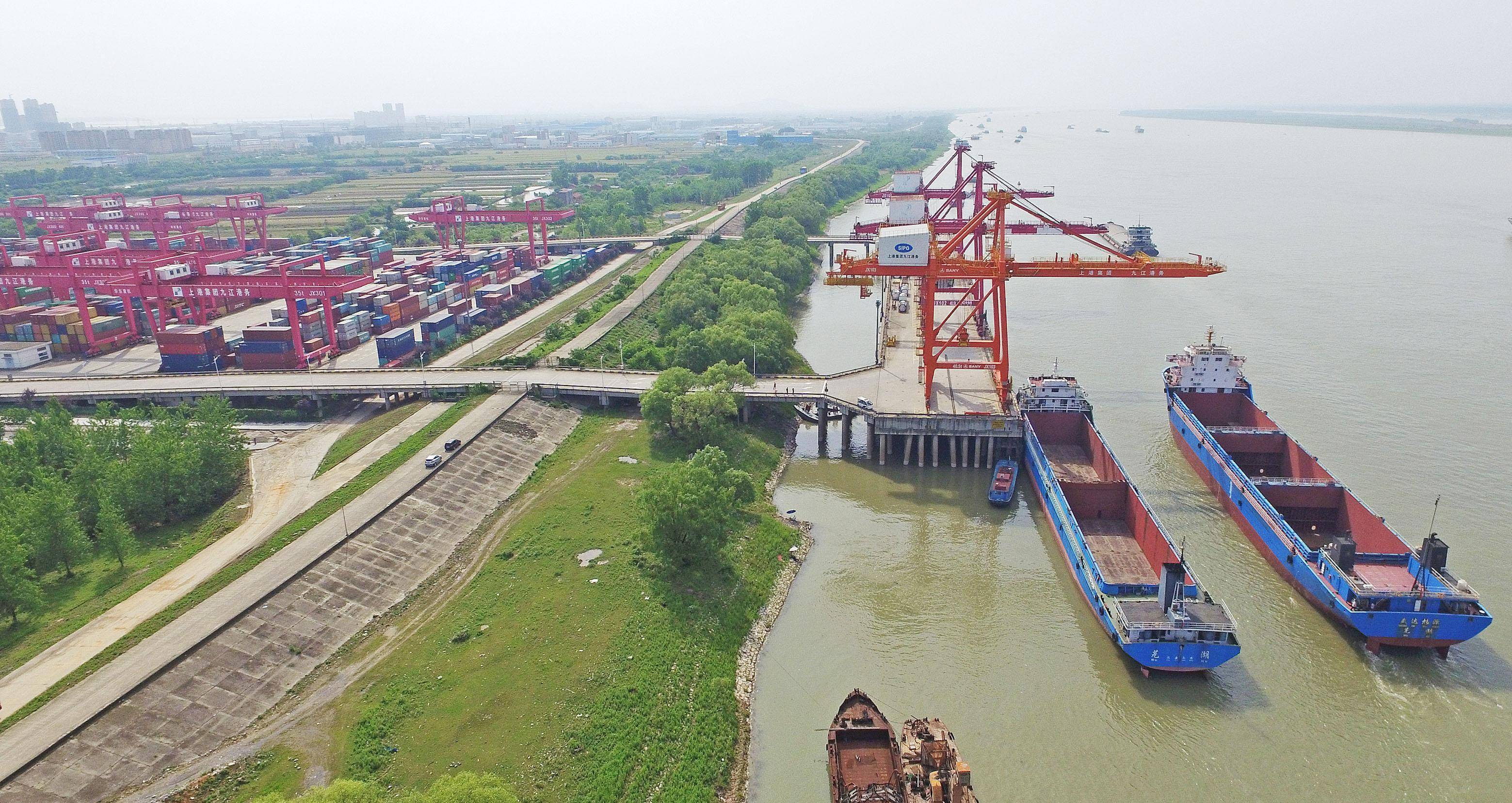 沿江城市gdp_省会城市gdp排名2020(2)