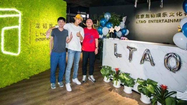 徐艺洋|原创公费谈恋爱、独宠公司唯一签约女艺人，这是什么霸道总裁剧情！