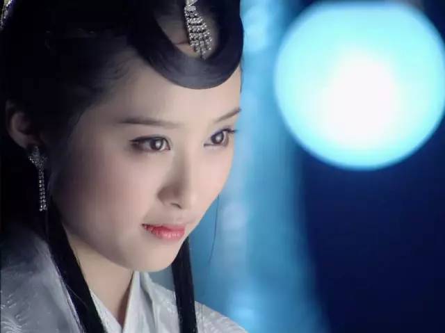 无敌|原创最惨谋女郎？晒未公开剧组照直接被张艺谋赶走，断送好好的星途！