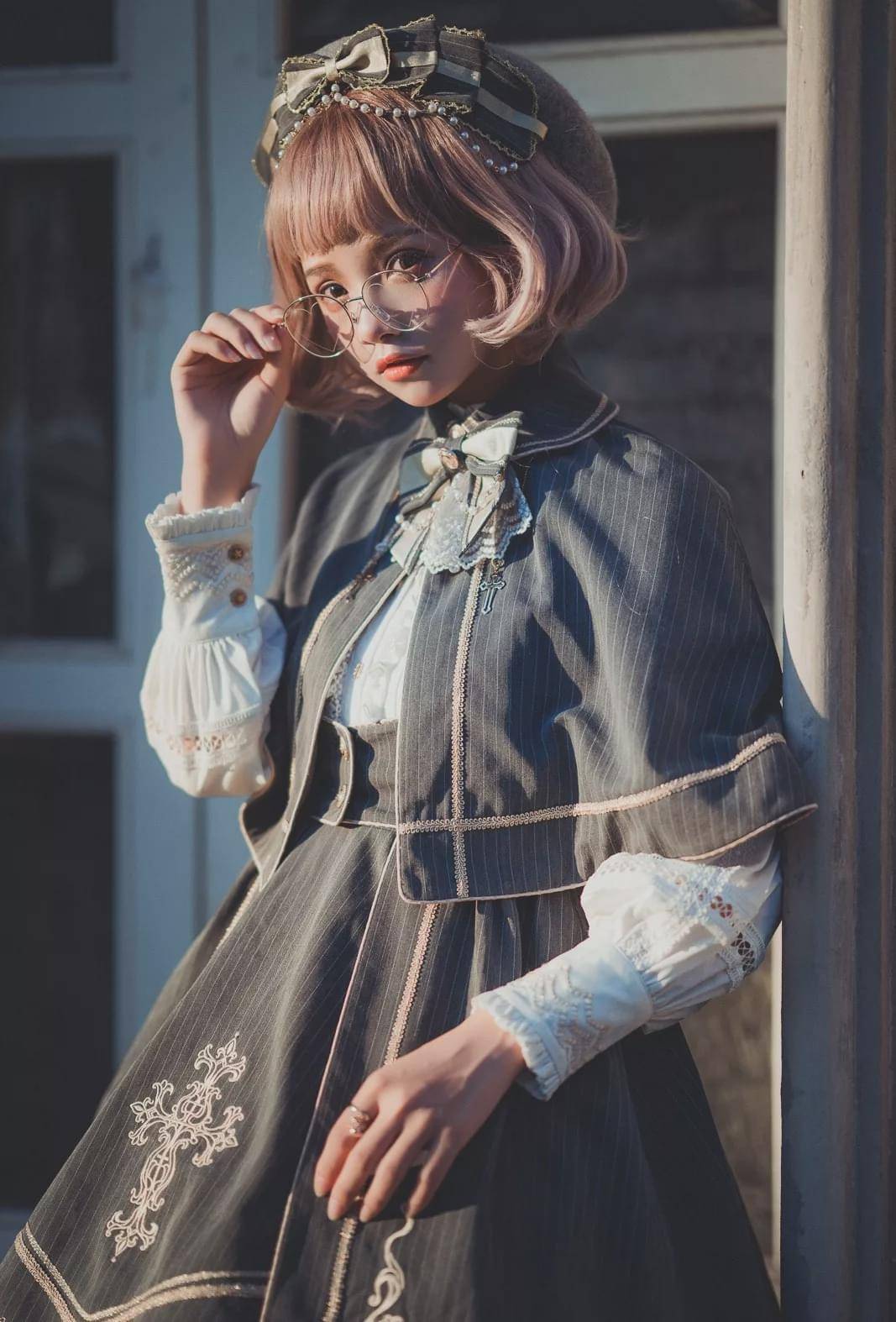 模特:@-谢安然- 摄影:o睿瑶爸爸 服装:@南鹿鸣lolita  --- 清晨的光