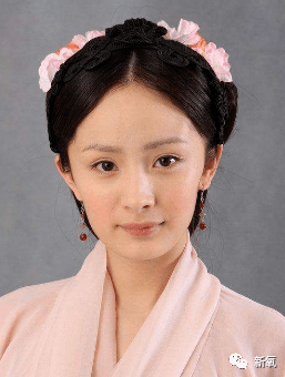 人中|20岁的脸垮得像40岁，还比关晓彤讨人喜欢，她真没不服气吗？