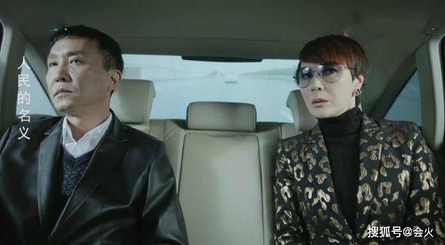 讨老婆|原创58岁吴刚扮女装讨老婆开心，被赞是美人，嘟嘴卖萌私下形象反差大