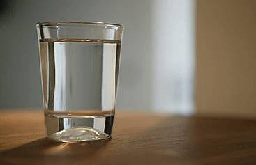 什么样的水是安全饮用水?我们应该喝什么