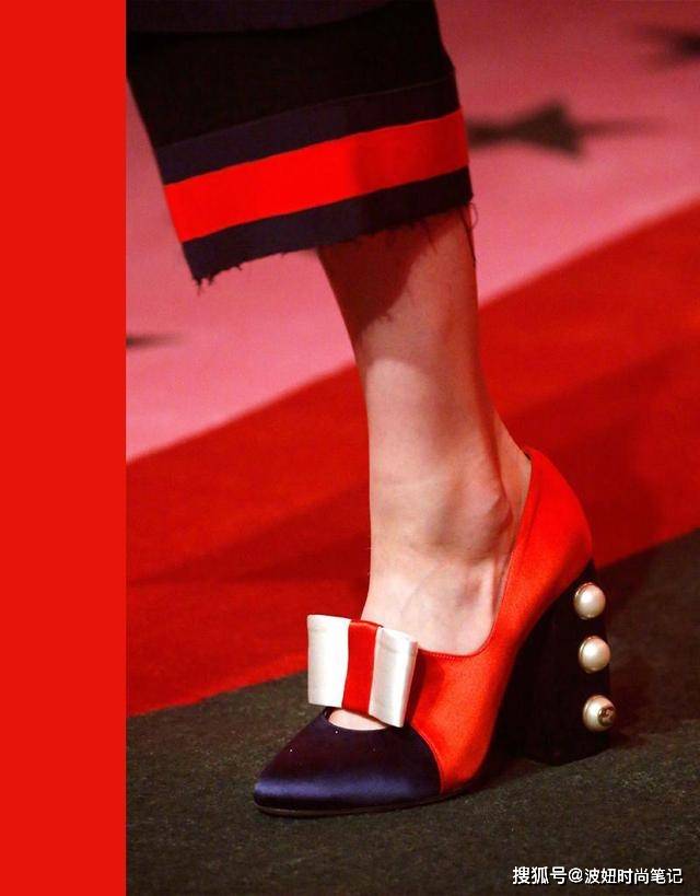 珍珠|谁说珍珠是奶奶辈的专属？这样穿戴太显气质，从老年圈拉回时尚圈