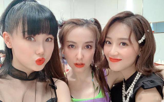 伊能静|含沙射影讽张含韵,套路伊能静,蓝盈莹越横观众越看不起她?