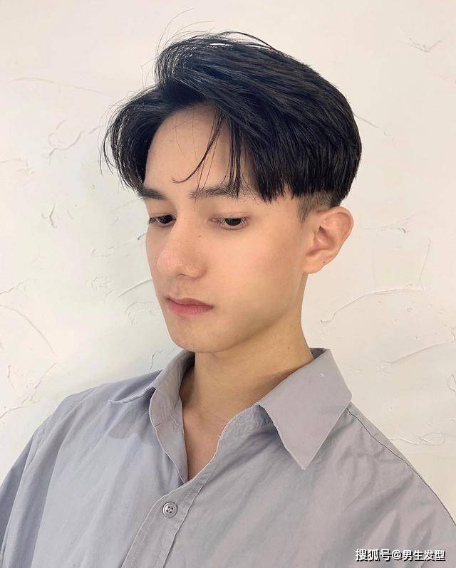 寸头|男生别再沉迷“寸头”发型了，今年夏天剪这4款发型，是真的帅