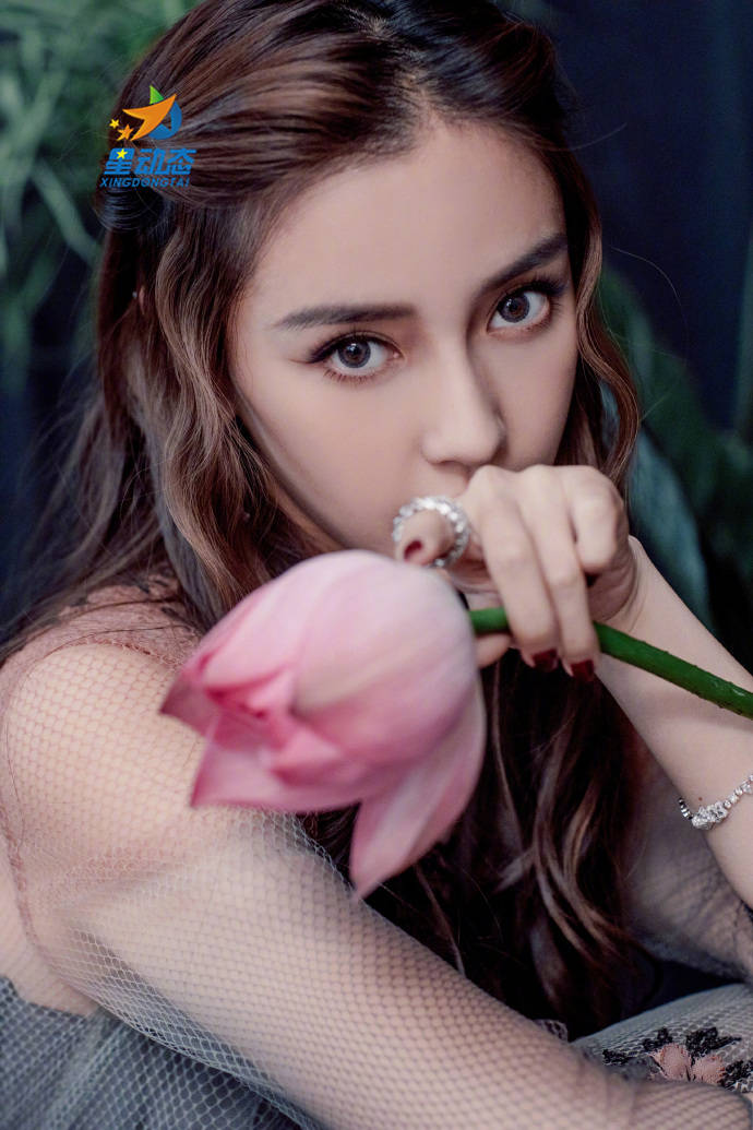 杨颖angelababy唯美图片,杨颖图片angelababy angelababy拍摄了一组主题为"花仙子"的唯美梦幻写真.