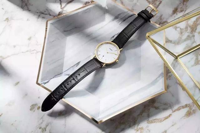 表盘|东方双狮"戴"你领略不一样的秋色!