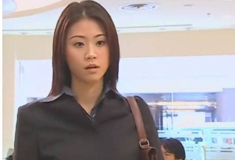 90年代当红女星，事业一波三折，目睹母亲自杀，