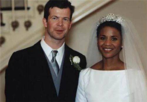 衣品|办时装品牌，颜值低衣品还很土，欧洲首位黑人王妃凭啥拿下王子？