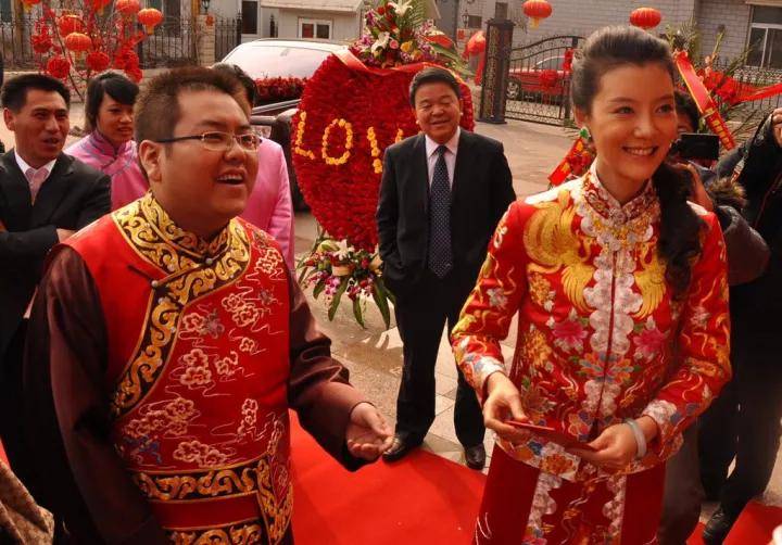 演唱会|张涵予好男人人设崩塌？被曝与她私下约会，热聊不避嫌