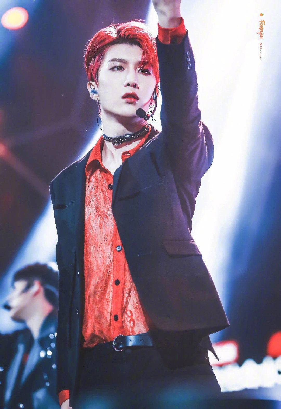 蔡徐坤|去性别化的蕾丝才是潮流！盘点小鲜肉们的蕾丝造型