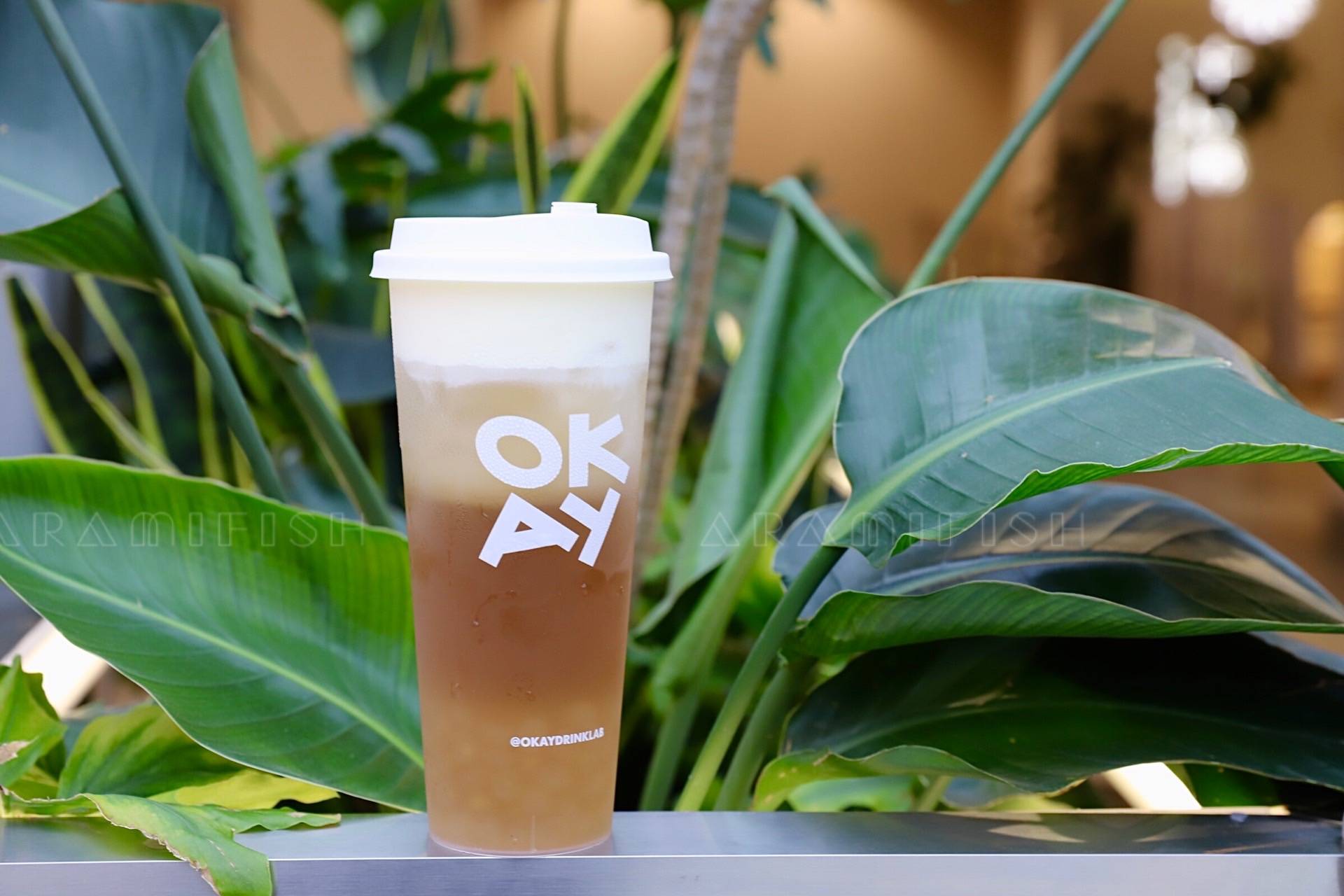 年轻人|她来了她来了，她才不是平平无奇的饮品小天后