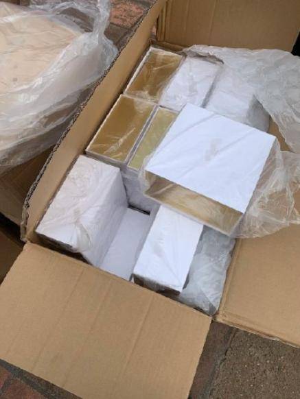 全员|原创金晨送玫瑰被赞铁汉也柔情，护肤品浪姐全员人手一套，一车不够装