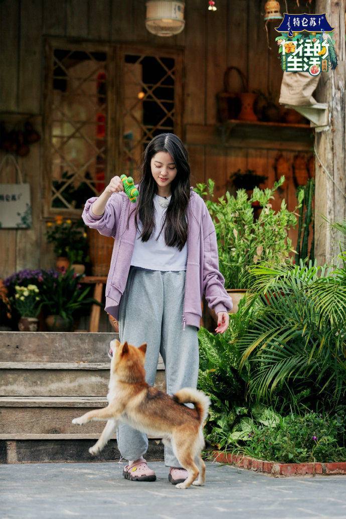 娜娜|每个女孩的姐妹淘——欧阳娜娜，她的安利你都吃下了吗？