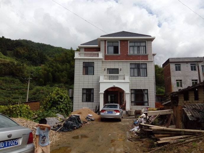 原创农村房子最忌讳建在这3个地方老师傅看了直摇头入住准会变穷