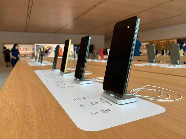 iPhone|说好的支持国货？iPhone全球下滑25%但在国内增长62%，力压华为！
