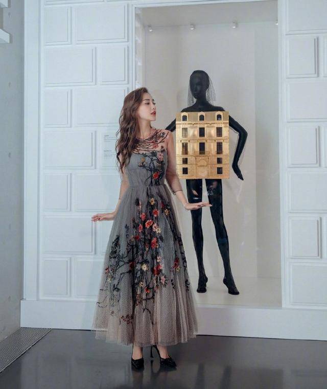 baby|时尚资源开撕？杨颖被嘲赵丽颖被＂降级＂，品牌方的操作是真的迷