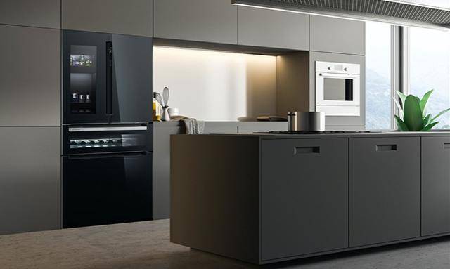 西瓜|西门子打造完美幸福源泉夏日冰箱：西瓜、红酒、美妆不能少