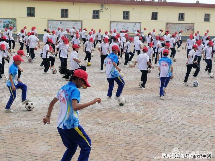 看看乡村中学优秀学生助学班走进靖远县刘川中学星越班