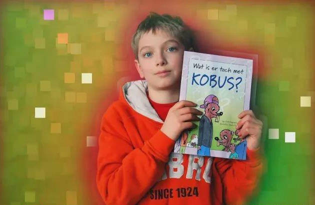 故事传记|3岁画画的自闭症天才，无需起稿画出400种动物，画出了另一个世界