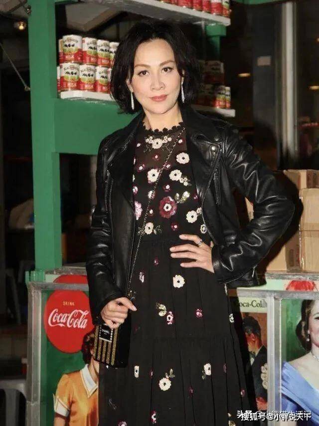 效果|刘嘉玲还是难逃“中年发福”，本想穿一身黑来显瘦，却显矮又显胖