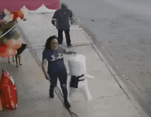 搞笑gif动图:老婆,说出来你别生气,没想到我竟然能娶到媳妇!