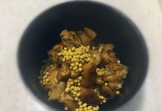 猪脚怎么做好吃家常炖法 2135e85aeeef49dc8d26397c870e4084.png