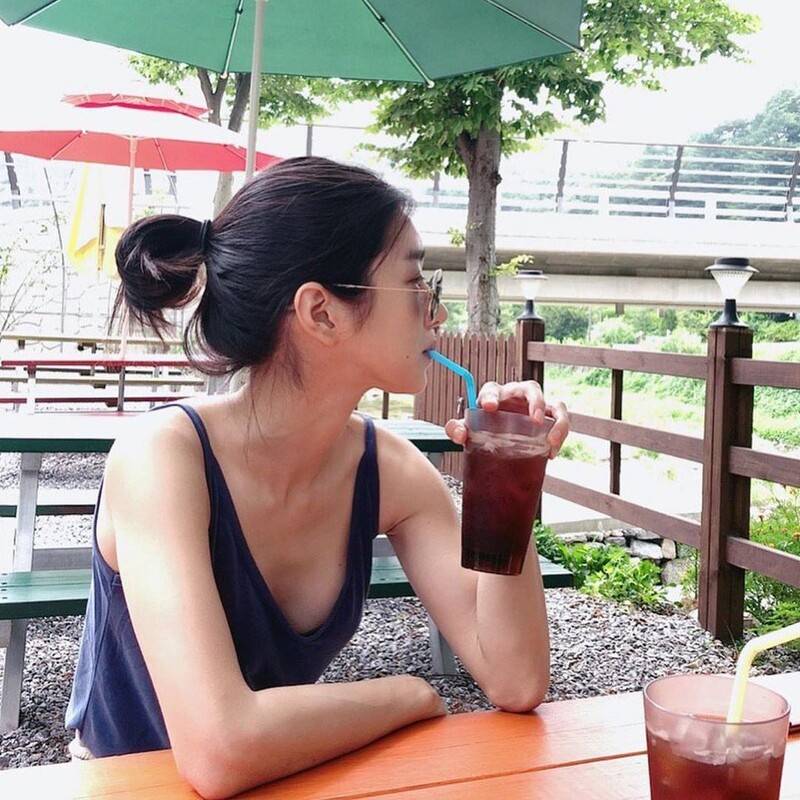 示范|徐睿知《虽然是精神病但没关系》高冷难亲近？完美示范男友视角夏日女友风格