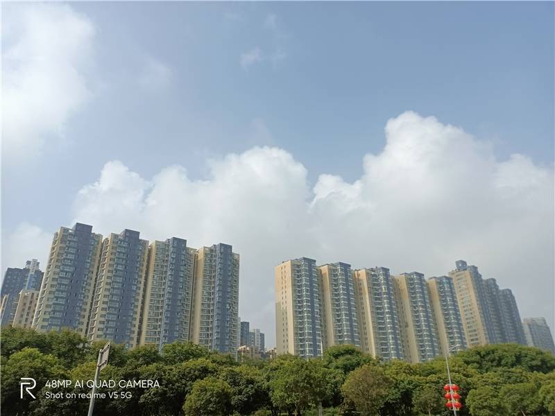 天玑720中端王炸!realme真我V5首发评测