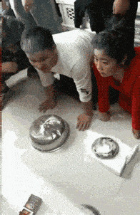 搞笑gif趣图:美女你没那么长的腿非要出一下丑啊!