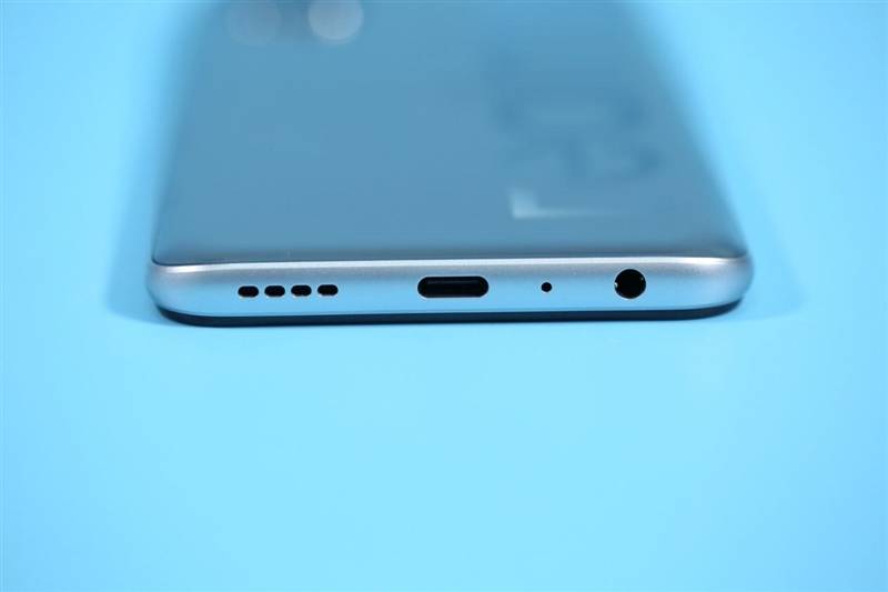 天玑720中端王炸!realme真我V5首发评测